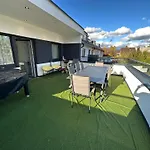 Day Young Life Apartment / Dyl_Hosting